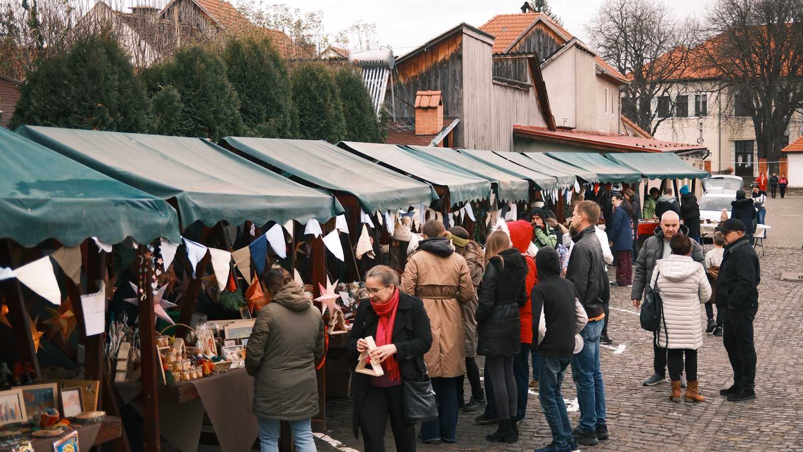 Hangulatos vásárt szerveztek. 