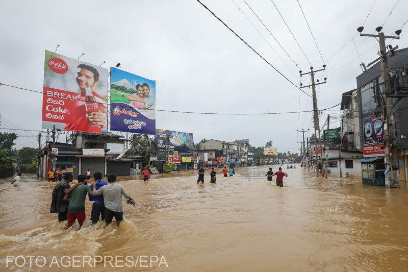 Szinte az egész szigetet elárasztotta a víz. Srí Lanka az utóbbi évek egyik legsúlyosabb időjárási katasztrófájával néz szembe.