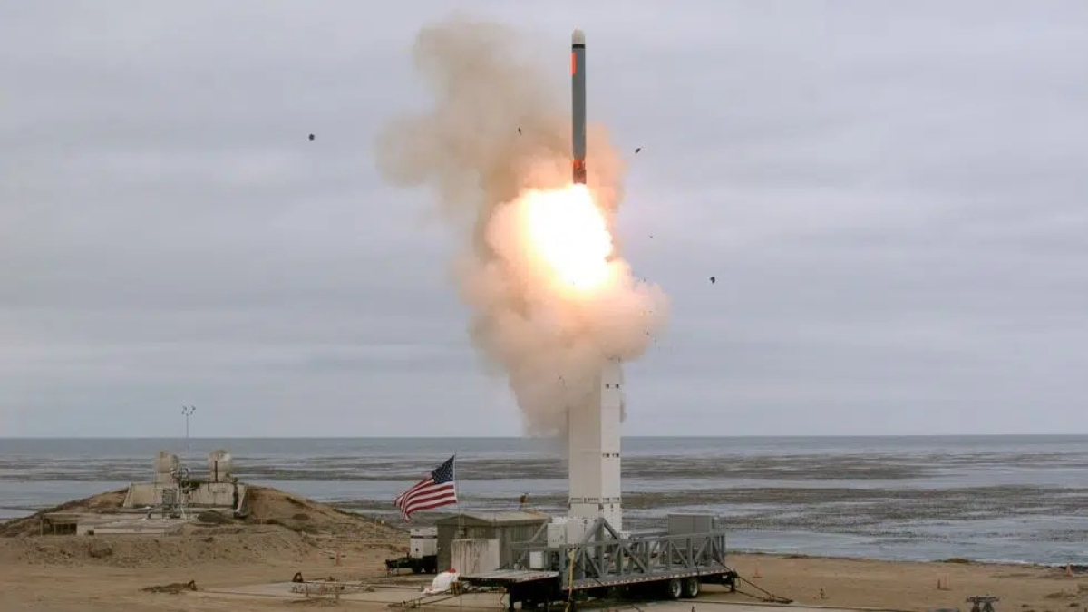 A Tomahawkot is belengette Amerika Fotó: Defense Romania Facebook oldal 