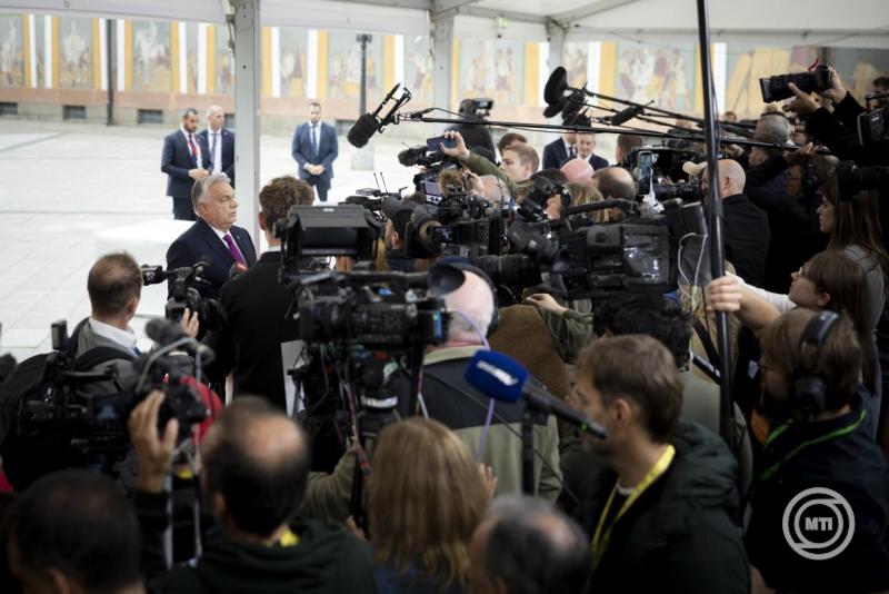 Orbán Viktort azzal kapcsolatban is kérdezték, hogy az Európai Unió együtt kívánja kezelni Ukrajna és Moldova csatlakozási folyamatát Fotó: MTI