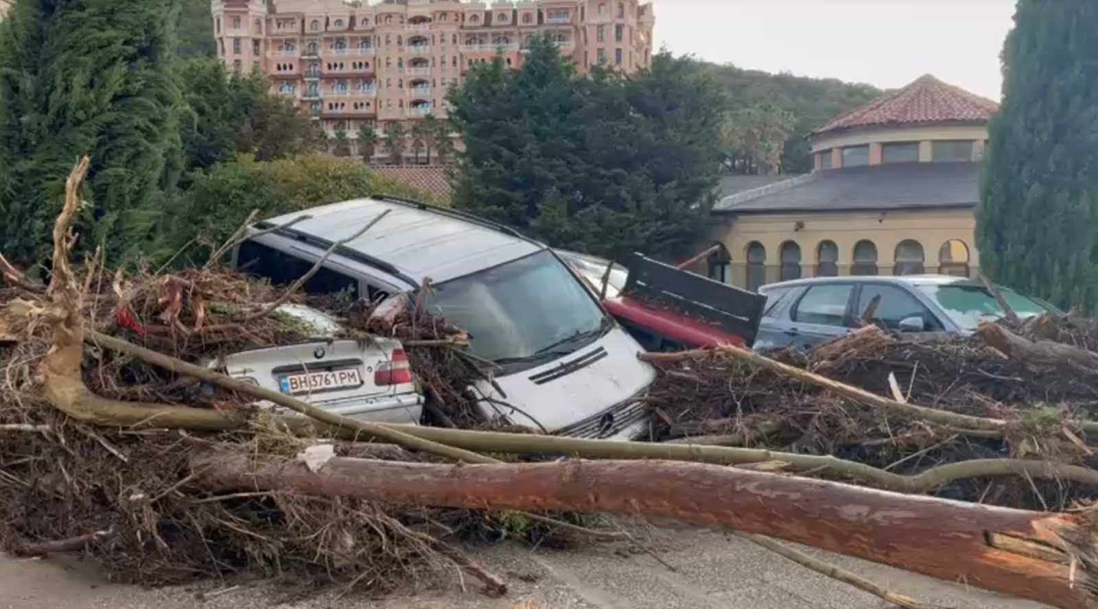 Súlyos áradások voltak múlt héten az ország délkeleti részén, ismert üdülőhelyeken. | Fotók: Meteoplus