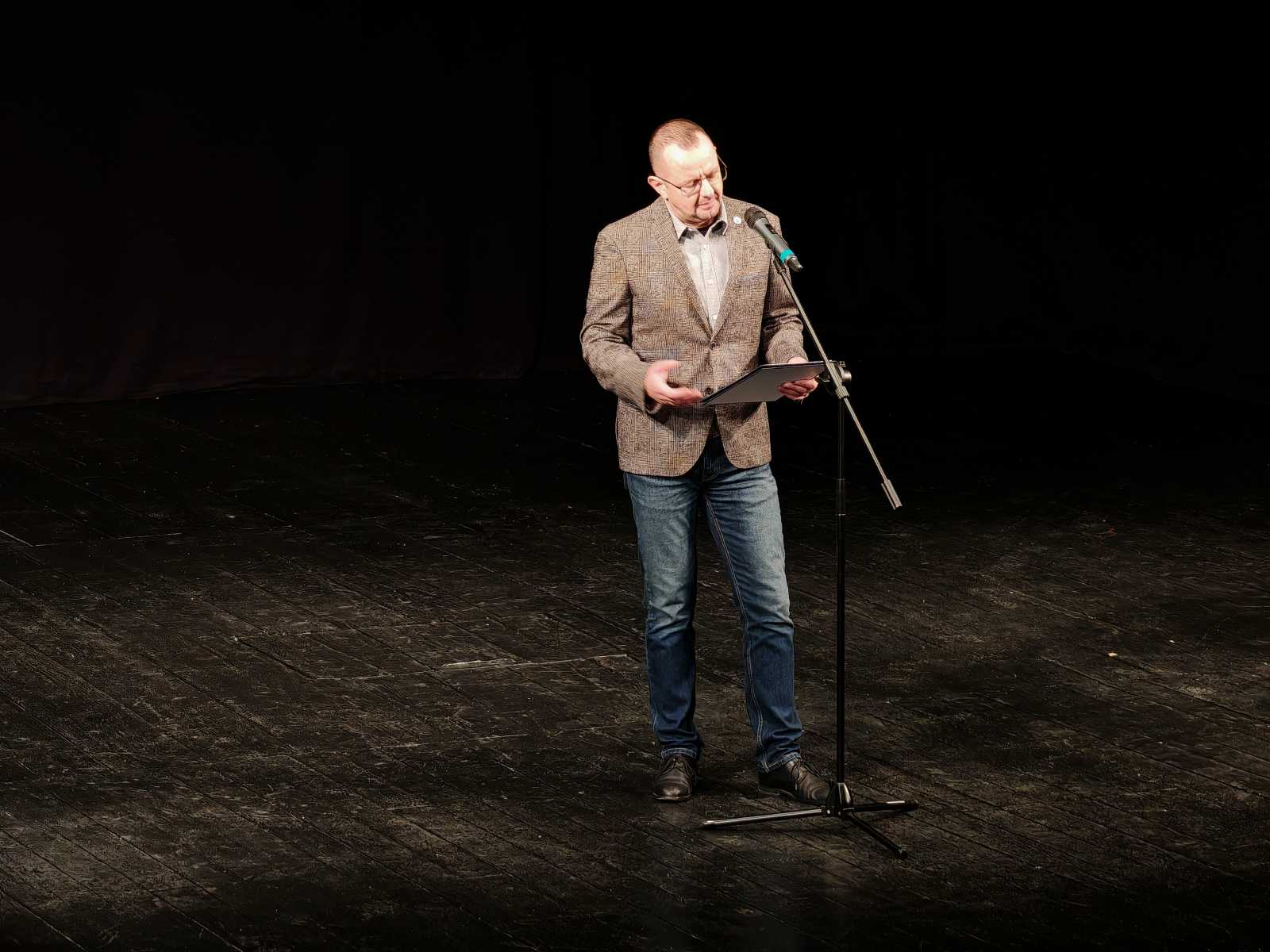 Szilveszter Szabolcs alpolgármester szerint az idősek példát mutatnak az új generációnak | Fotó: A szerző felvétele
