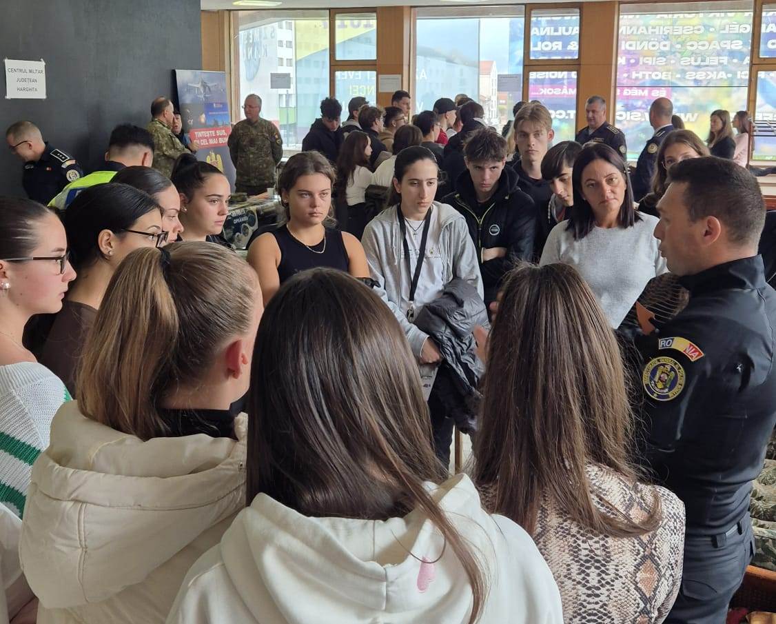 Háromszáznál is több munkakereső jelentkezett a csíkszeredai állásbörzén