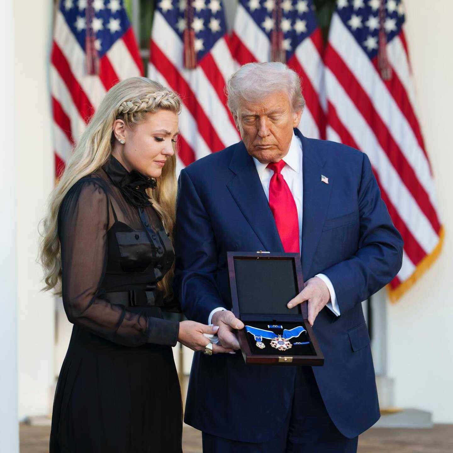 A legmagasabb polgári kitüntetést kapta. | Fotók: Donald Trump Facebook-oldala 