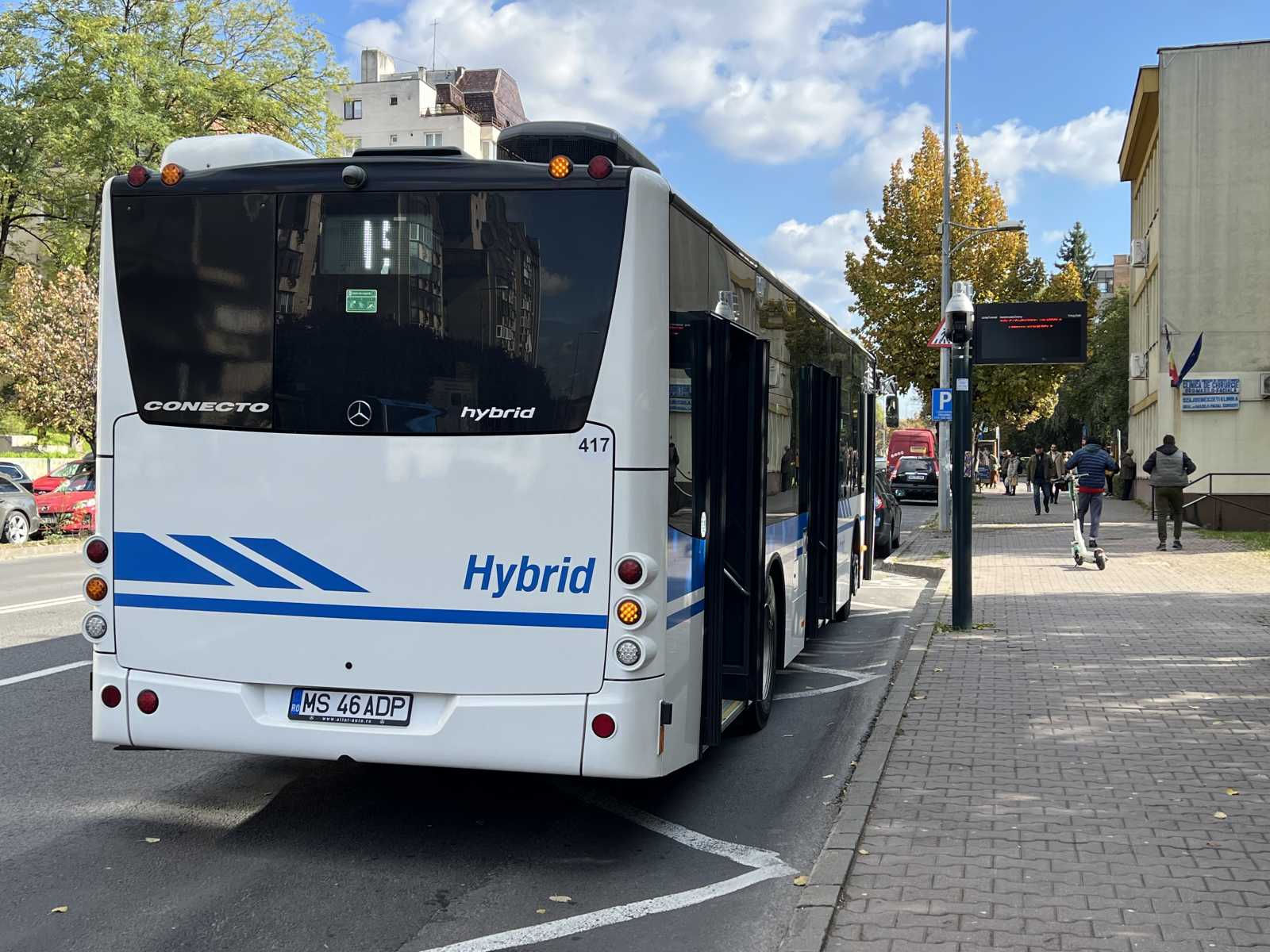 Egyes buszmegállókban van szöveg a kijelzőkön, de még nem a menetrendet mutatja  | Fotó: A szerző felvétele