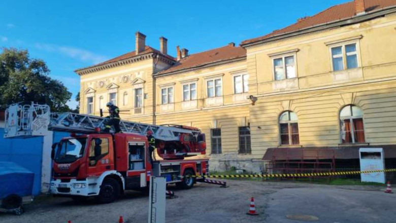 Károkat okozott a földrengés | Fotó: katasztrófavédelem