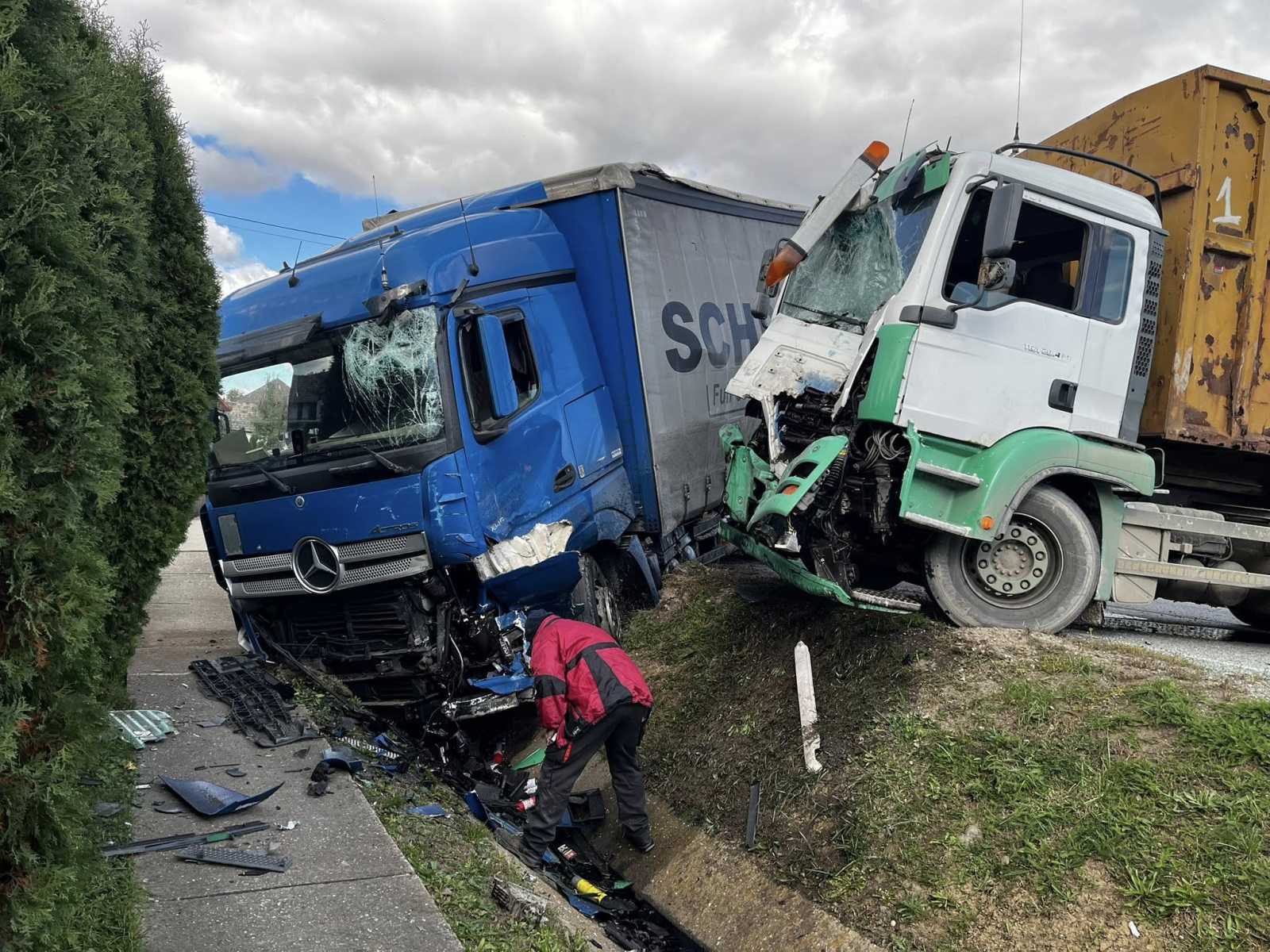Baleset történt Szászrégen közelében. Személyi sérülés nem történt | Fotó: InfoMures24