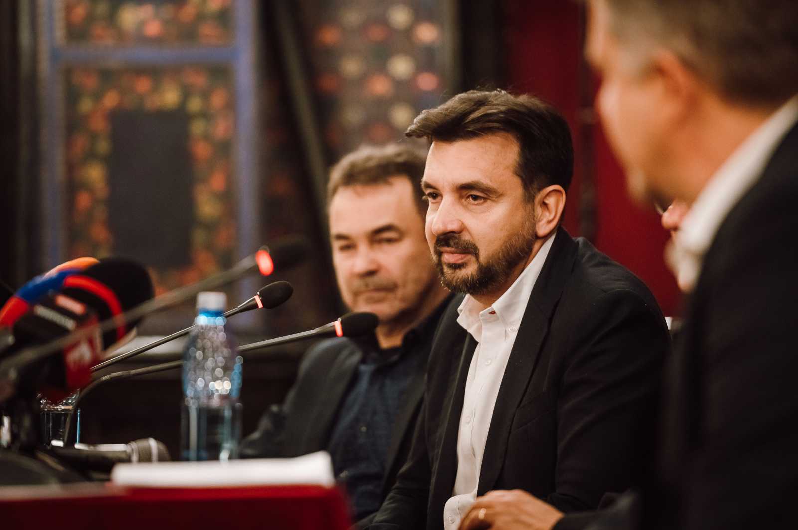 Kolarik Tamás, a film egyik rendezője a vetítést követő sajtóértekezleten | Fotó: Péter Ferenc Facebook oldala