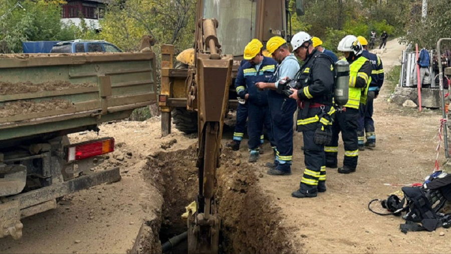 Dolgoznak a veszély elhárításán | Fotó: Vâlcea Megyei Katasztrófavédelmi Felügyelőség 