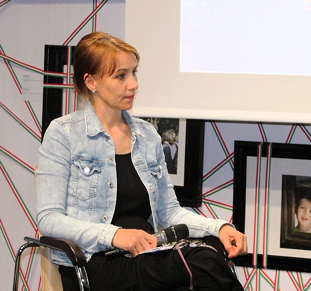 Ha akarna sem tudna "nem-magyarfalusi" lenni – vallja. 