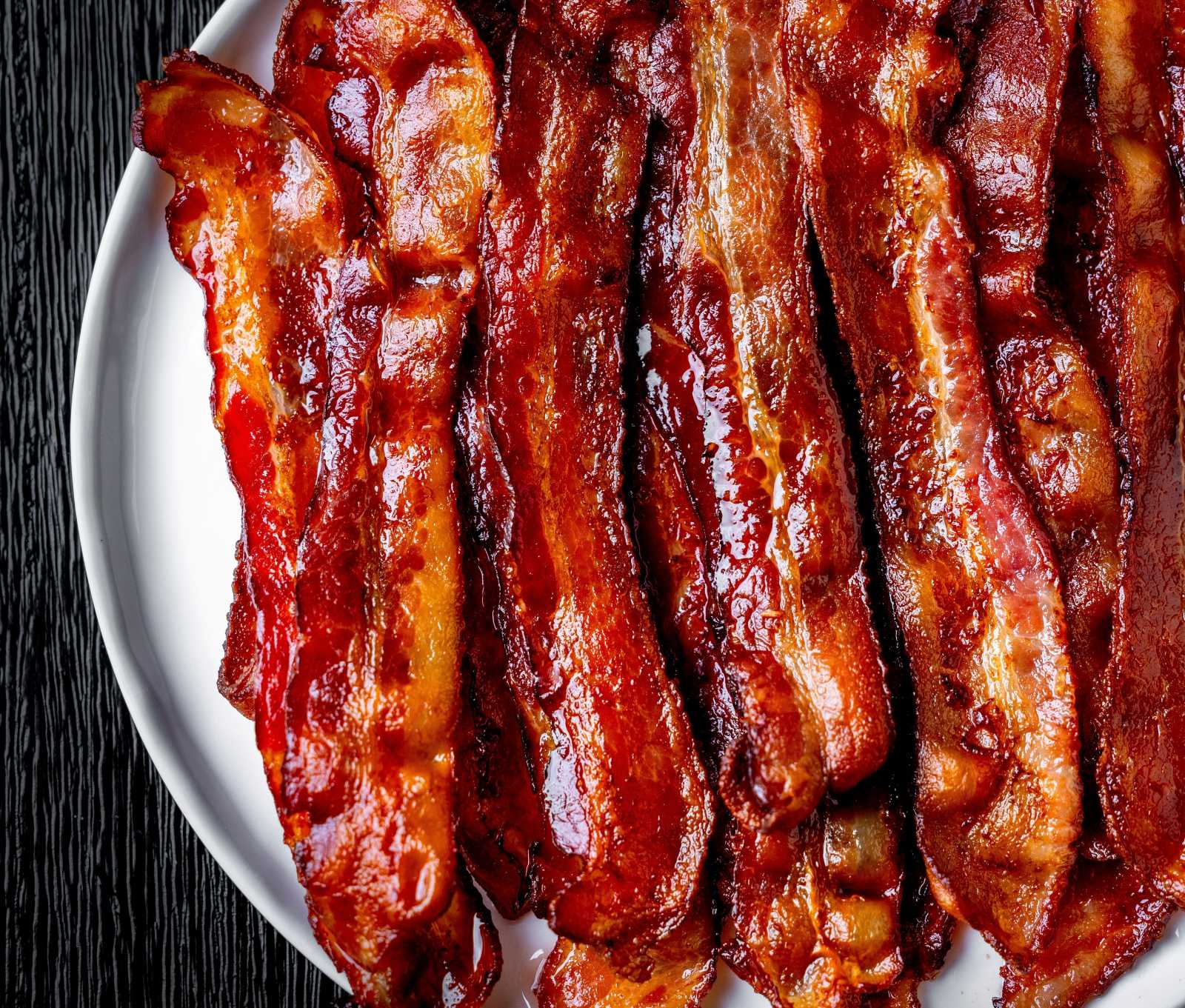 A nitritekkel tartósított bacon sem ártalmatlan a WHO szerint.