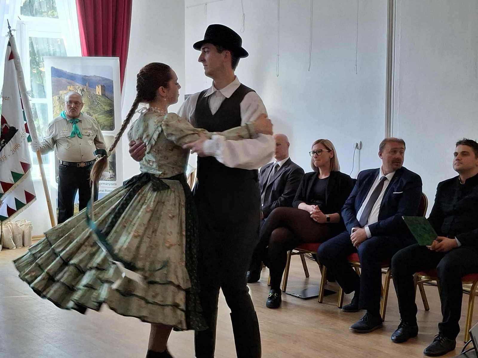 Néptánccalm tették még ünnepibbé a hangulatot | Fotó: Basa Emese
