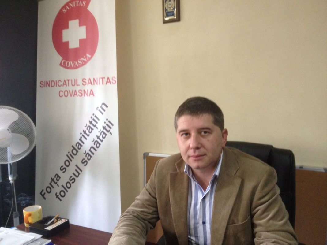 Vasile Neagovici, a Sanitas szakszervezet Kovászna megyei elnöke szerint a megszorítások és a leépítések a szolgáltatások romlásához vezetnek | Fotó: Kovács Zsolt