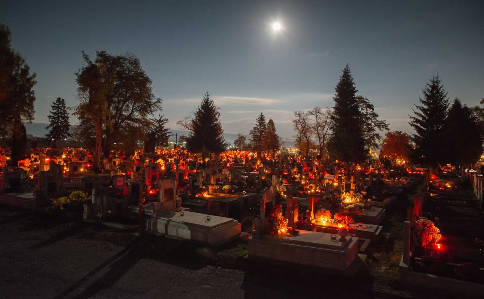 A temetők környékén átszervezik a közlekedést és a parkolást | Fotó: Antal Árpád/Facebook
