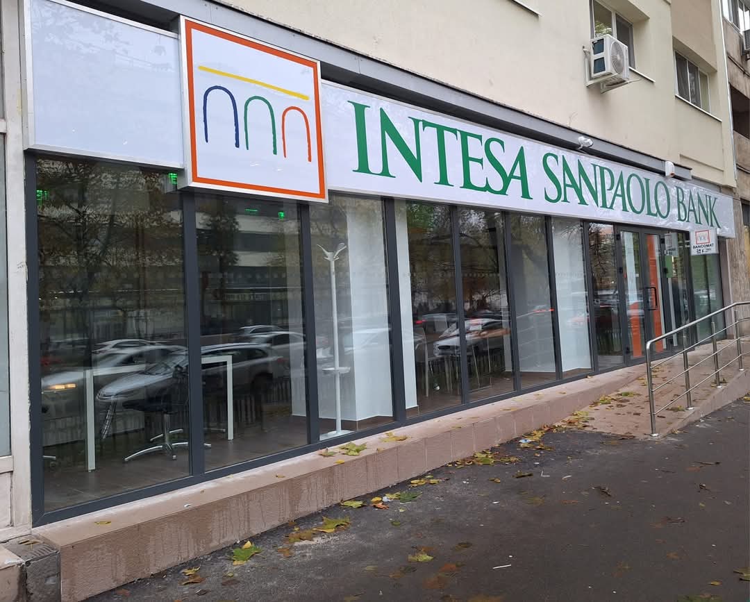 Az Intesa Sanpaolo magába olvasztja a First Bankot | Fotó: Facebook/Intesa Sanpaolo Bank Romania