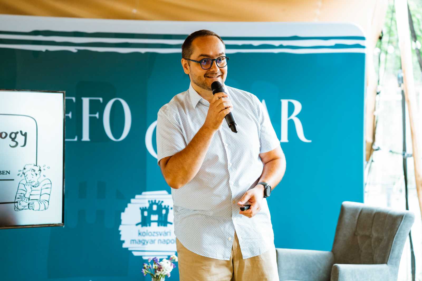 dr. Seer László a FOMO-ról tartott előadást a 16. KMN-en a REFOudvarban. Fotó: IKE Facebook-oldala