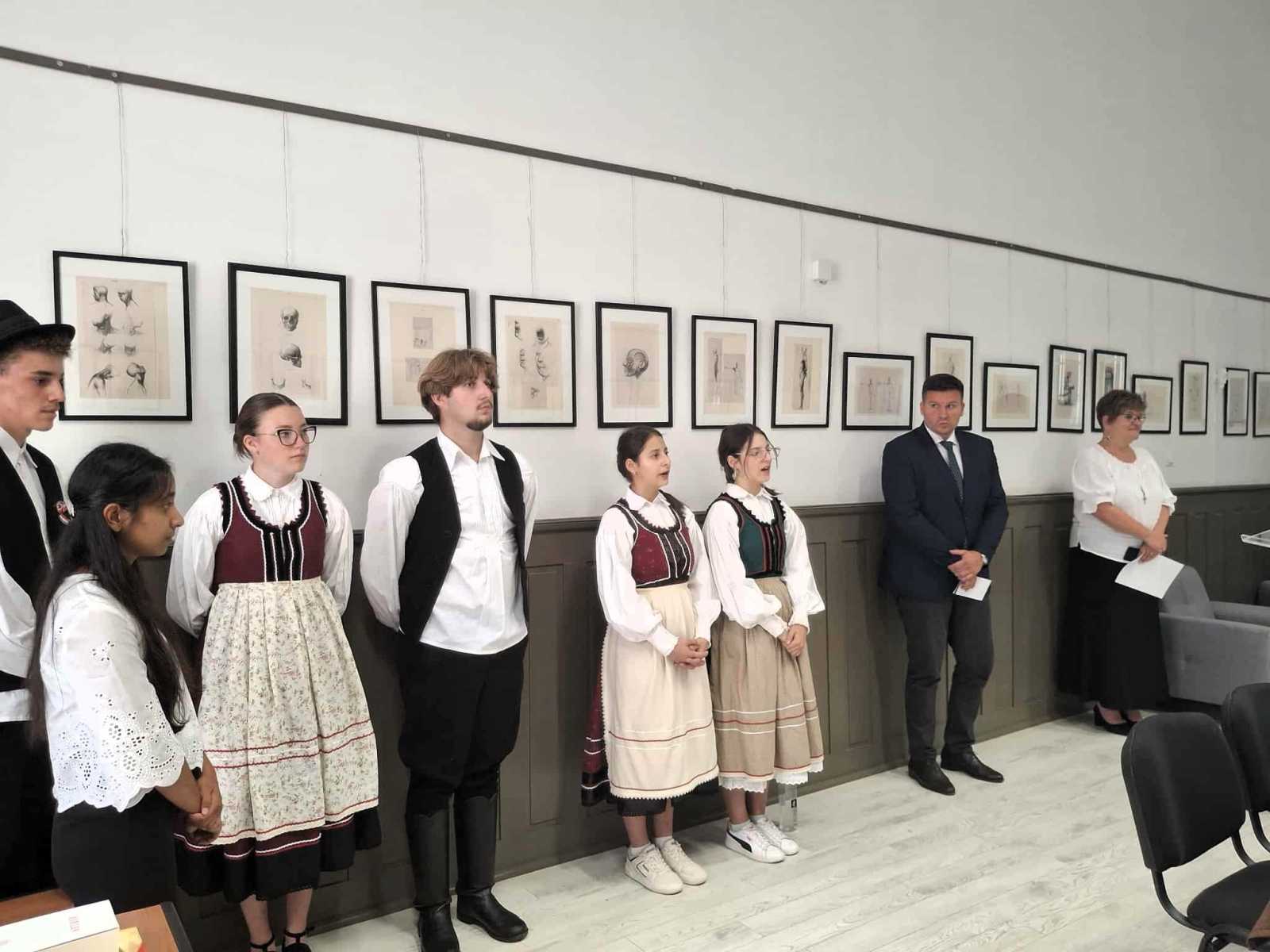 A kiállítással a kollégium egykori diákja előtt tisztelegtek