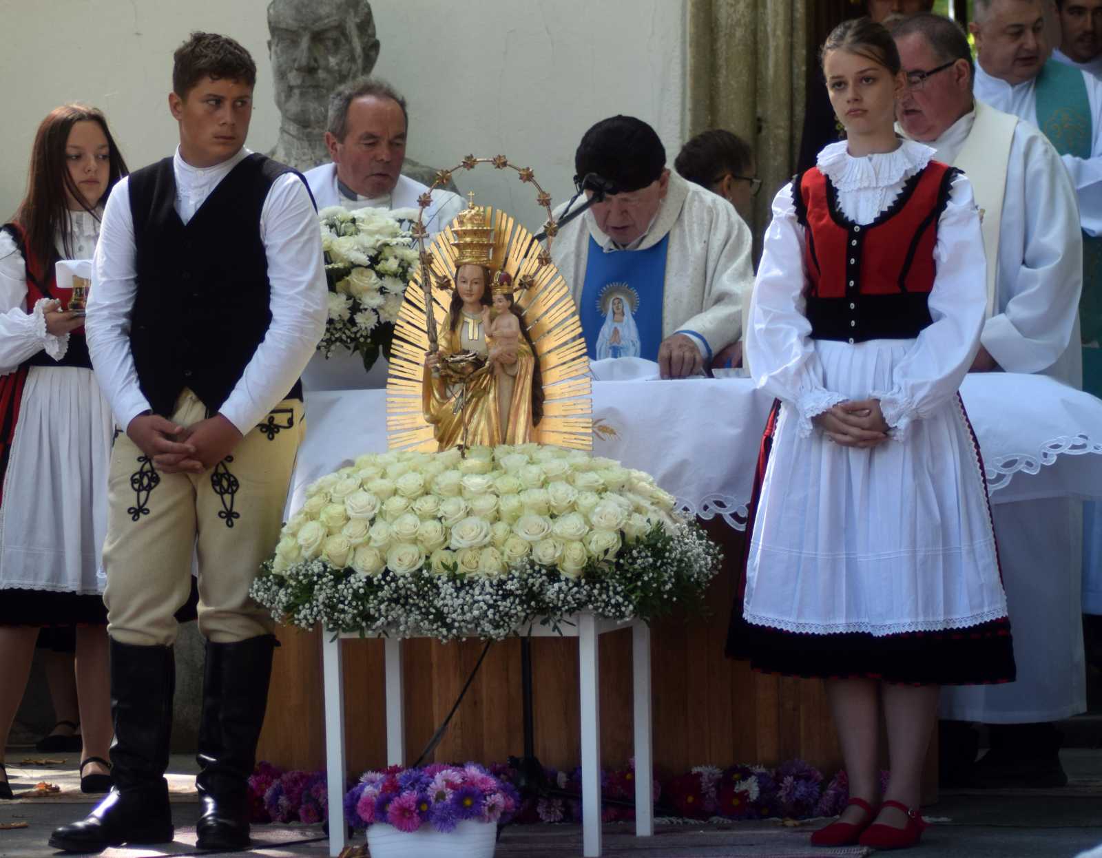 A búcsús szentmise főcelebránsa Bodó Imre gyémántmisés plébános volt