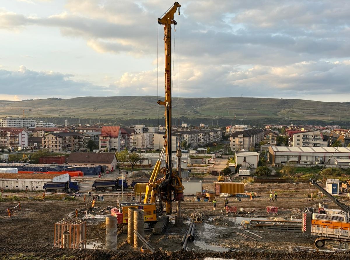 Ez a gép dolgozik a kőzetréteg áttörésén | Fotó: Szakáts István