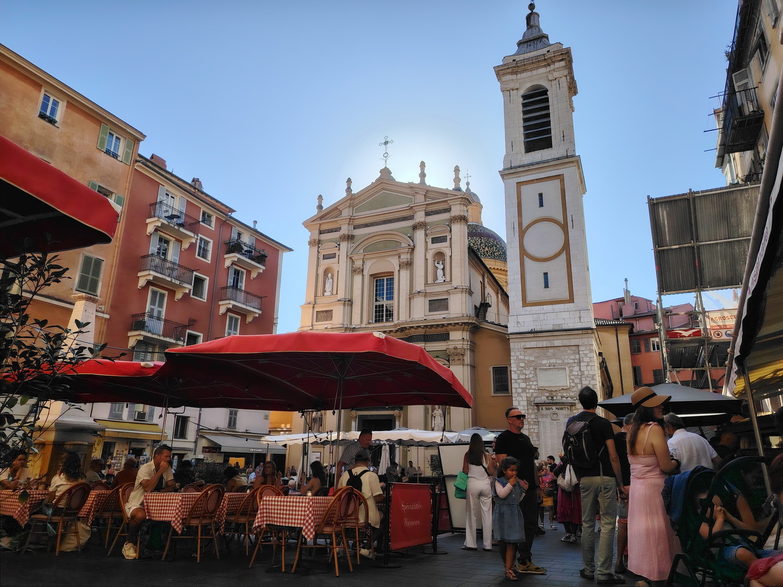 Nizza hangulatos óvárosa