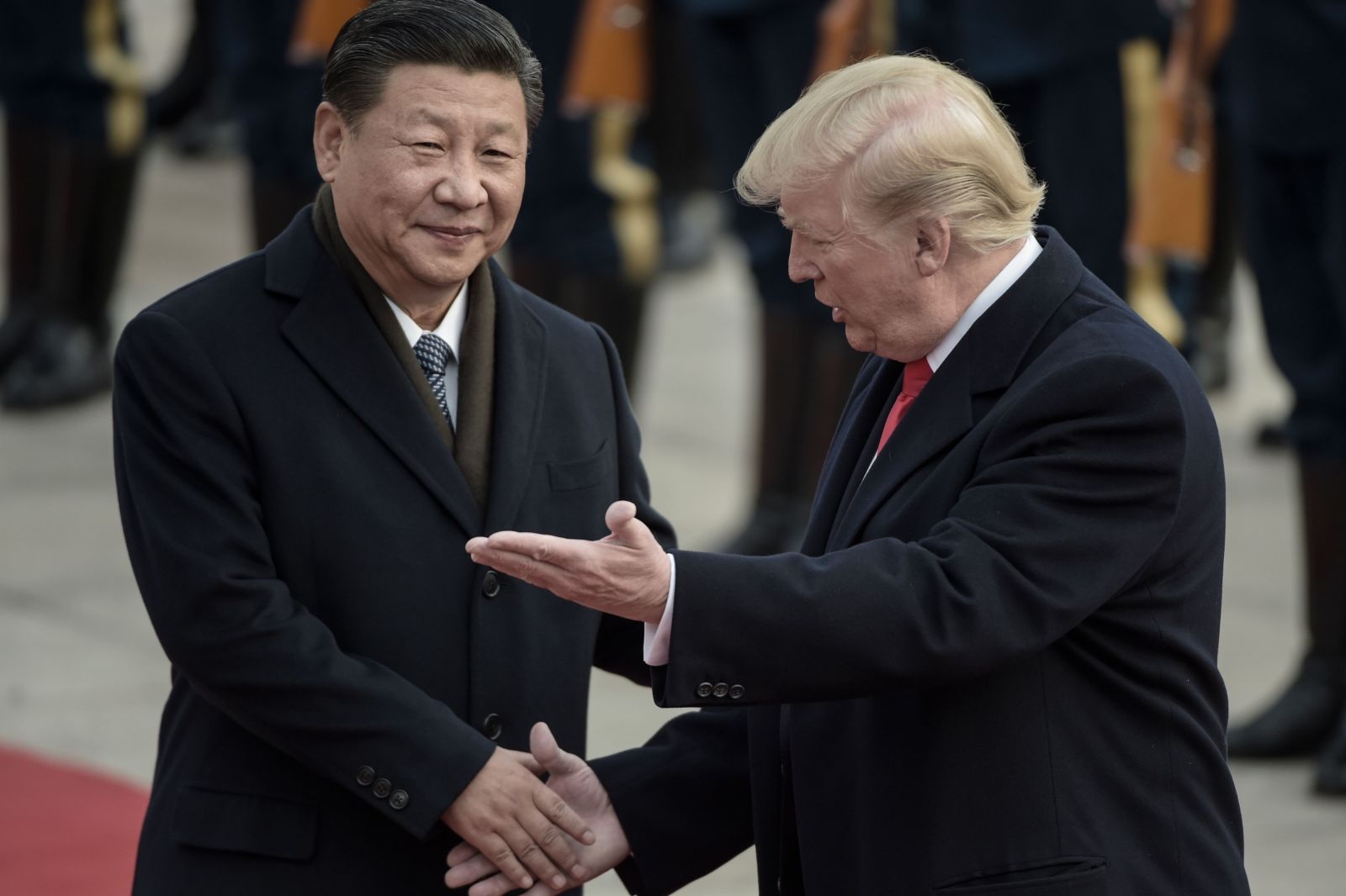 Hszi Csin-ping és Donald Trump. Látszólagos előzékenység Fotó: CNN