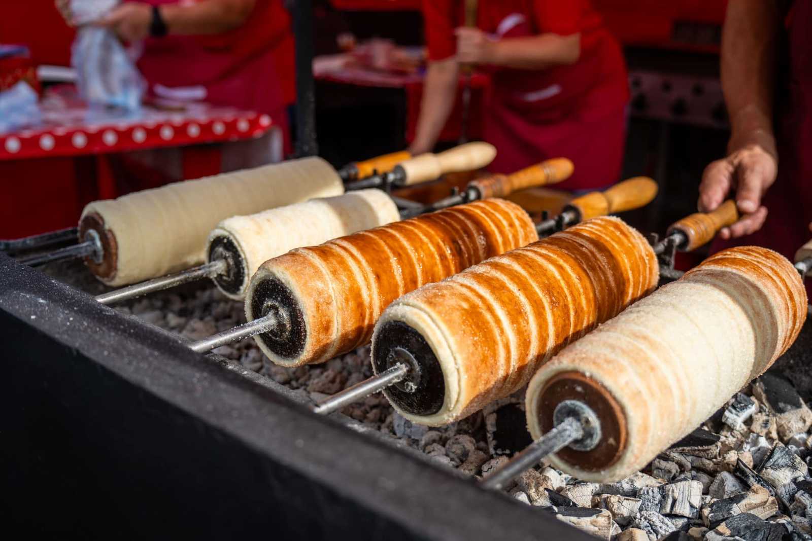 Természetesen a kürtőskalács kapja a főszerepet | Fotó: Sepsiszentgyörgy Önkormányzata