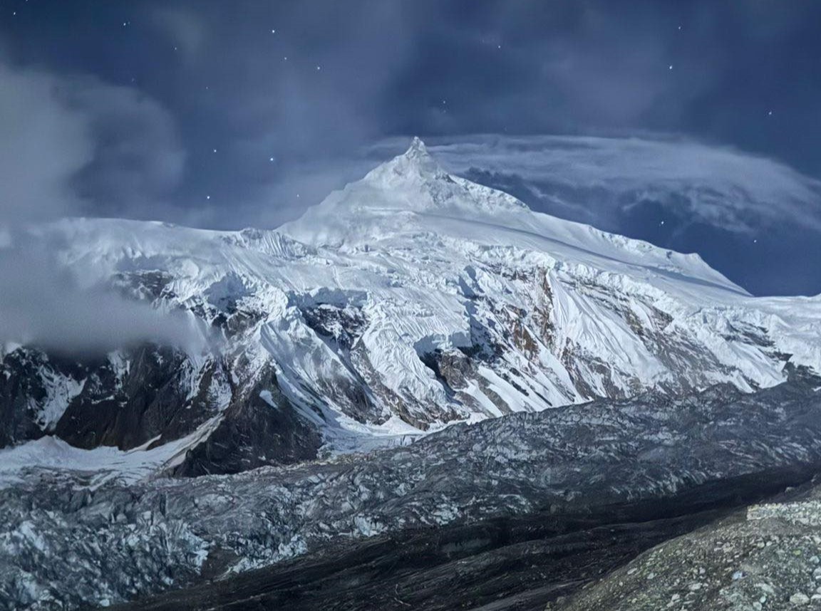 Manaszlu – a "szellemhegy"