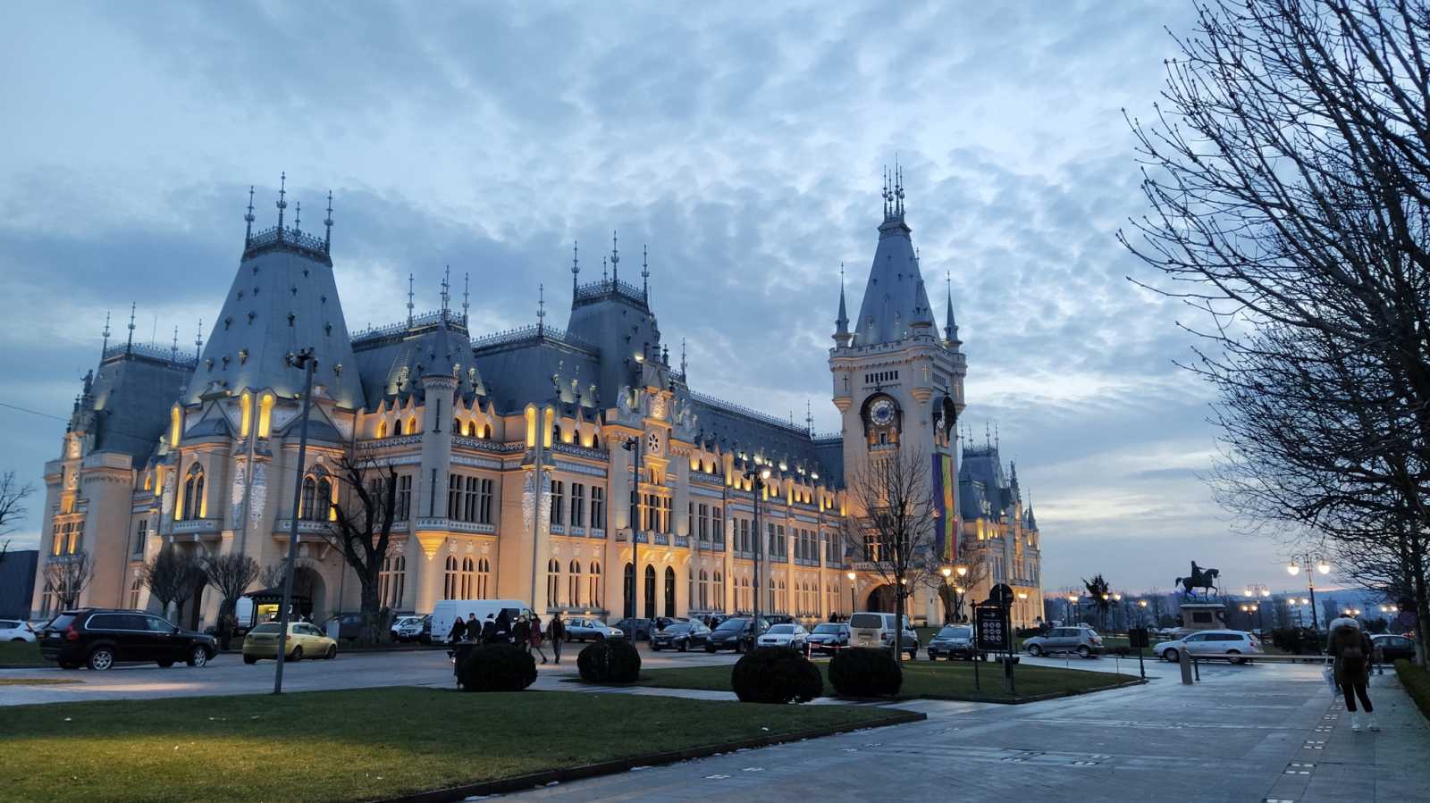 Iași legnevezetesebb épülete a kultúrpalota | Fotó: Facebook/Iasi Turism