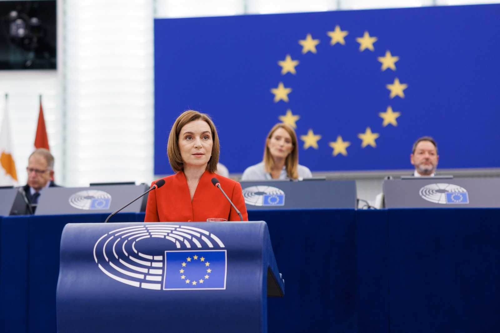 Maia Sandut körülrajongták az Európai Parlamentben Fotó: Maia Sandu Facebook oldala