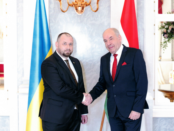 Sándor Fegyir átadja megbízólevelét Sulyok Tamás köztársasági elnöknek 2025. március 6-án l Fotó: mfa.gov.ua