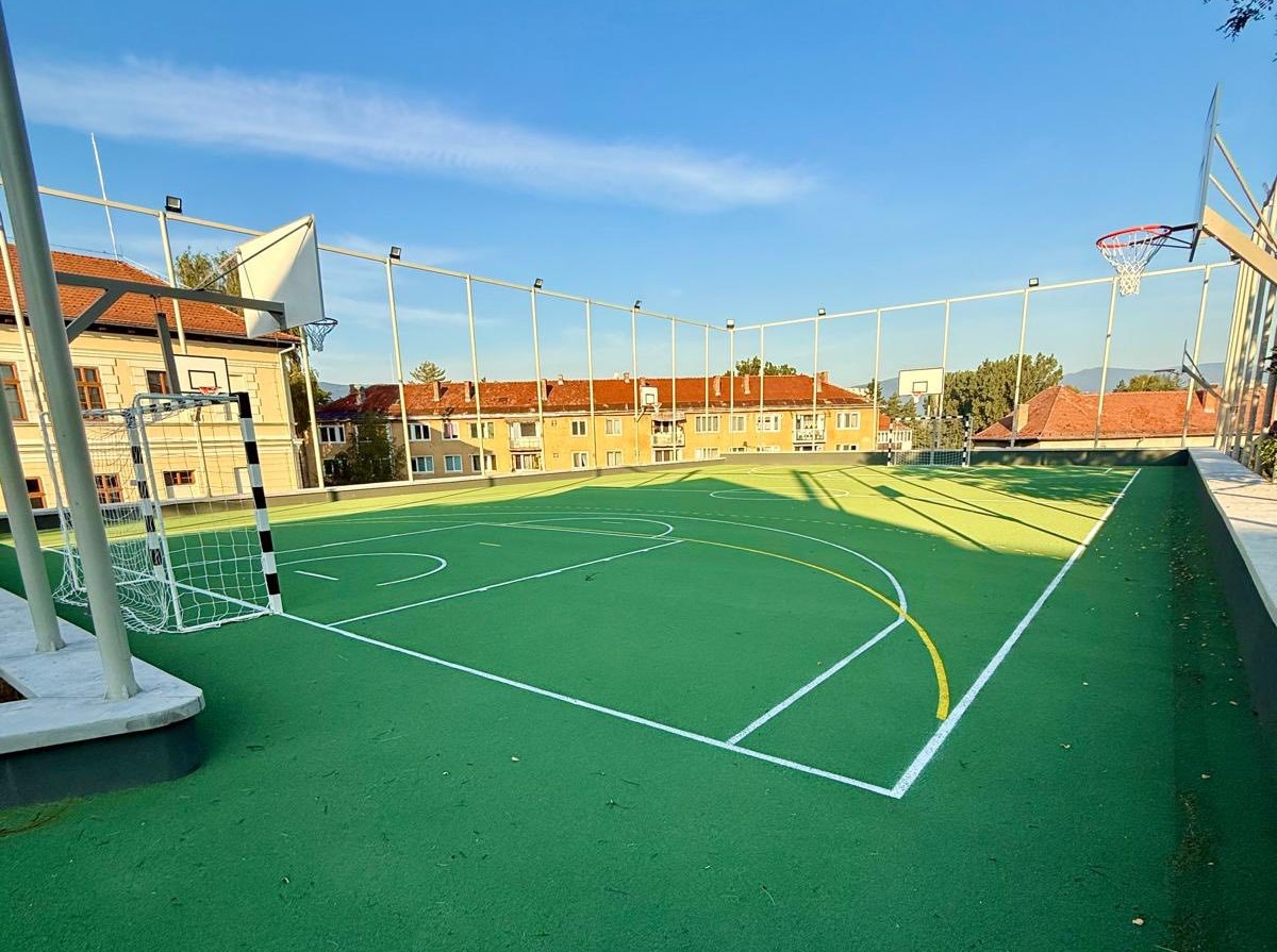 Sportpálya a tetőn. Nem hétköznapi megoldás. | Fotók: Csíkszereda városháza