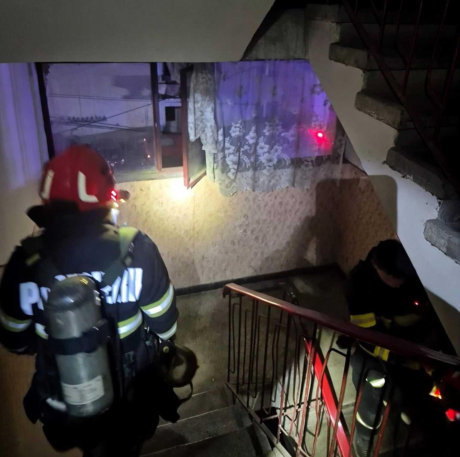 Az épületet kiürítették. 