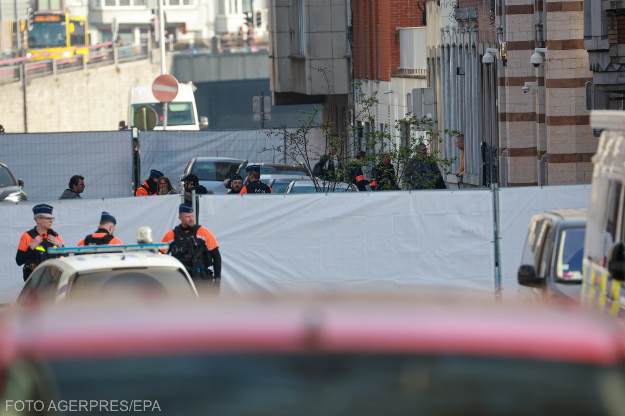 Rendőrök a liege-i zsinagógánál a robbanás után, ami március 9-én, helyi idő szerint körülbelül 4 órakor történt. | Fotó: Agerpres