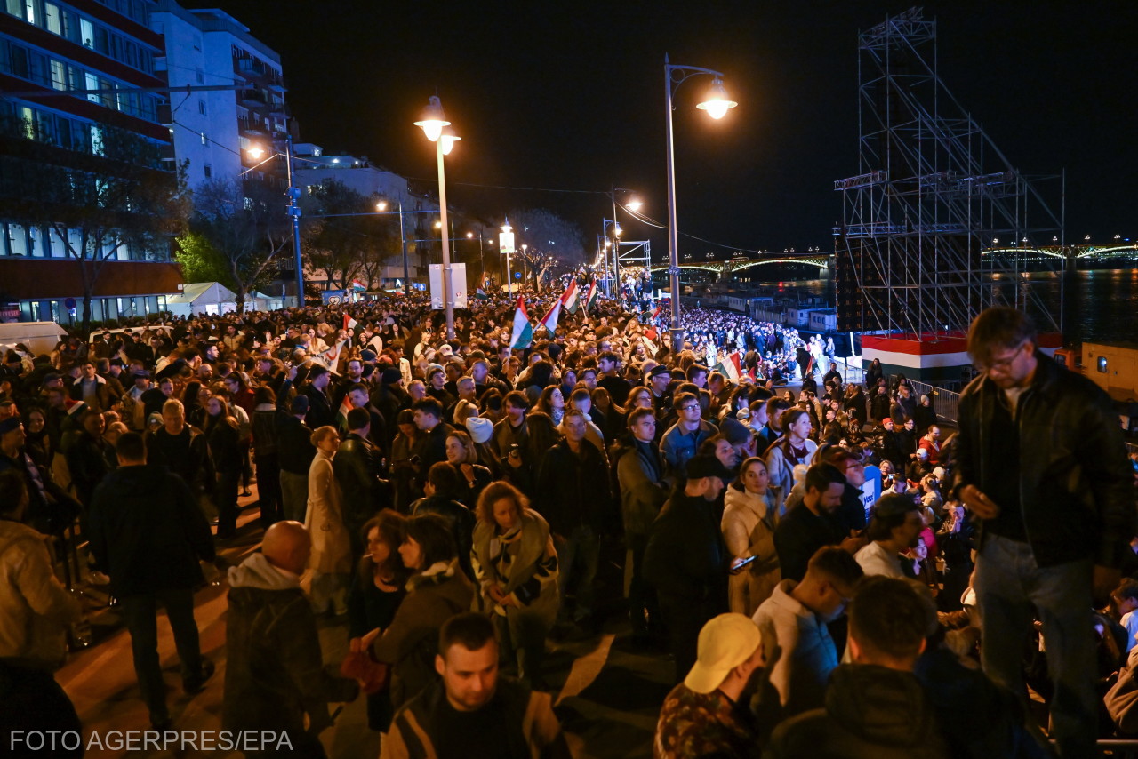 A Tisza Párt eredményváróján.