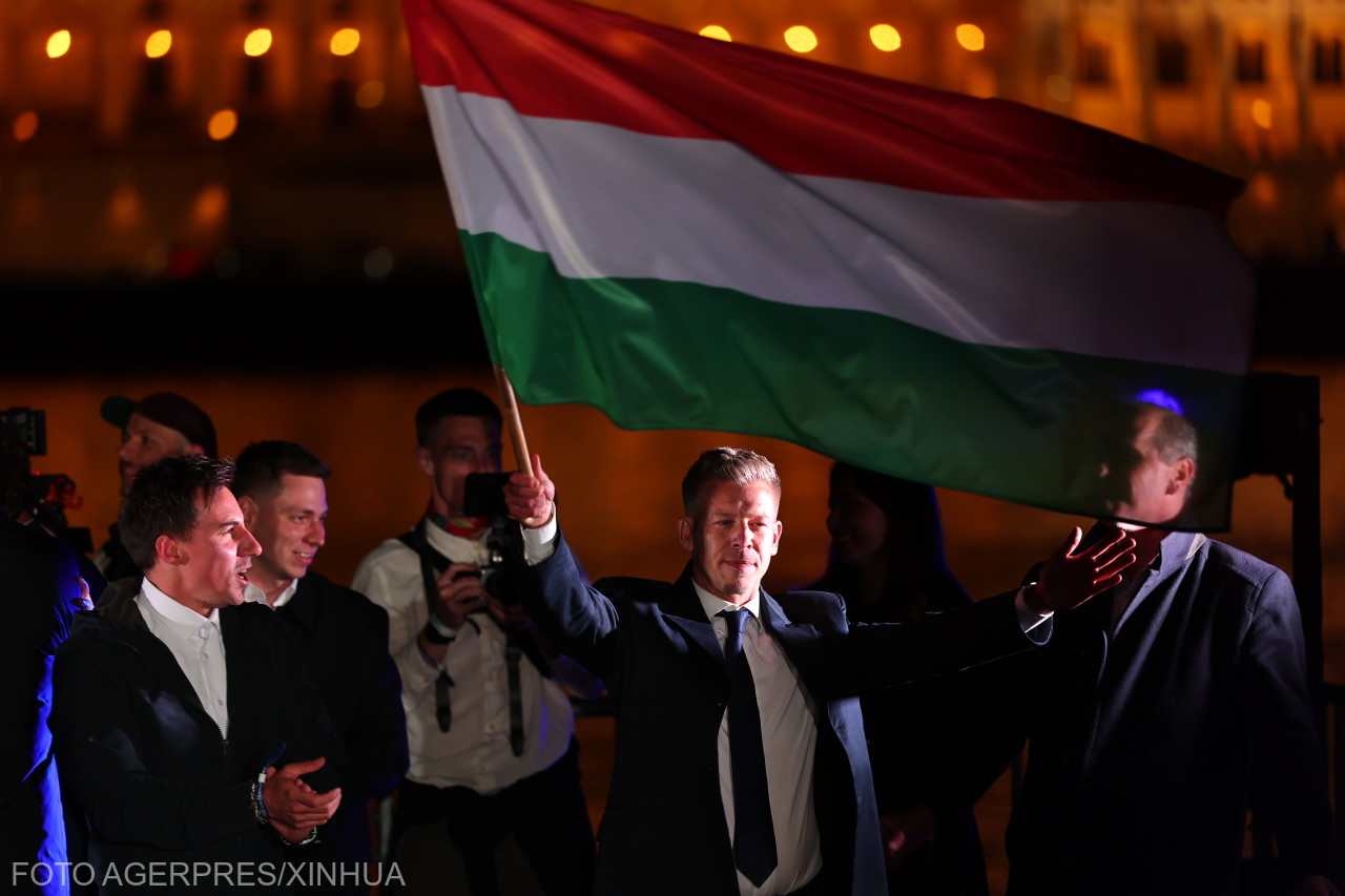 Gratuláltak Magyar Péternek.