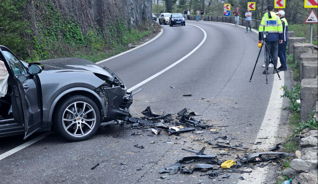 A forgalom egy időre leállt | Fotó: Vâlcea megyei rendőrség