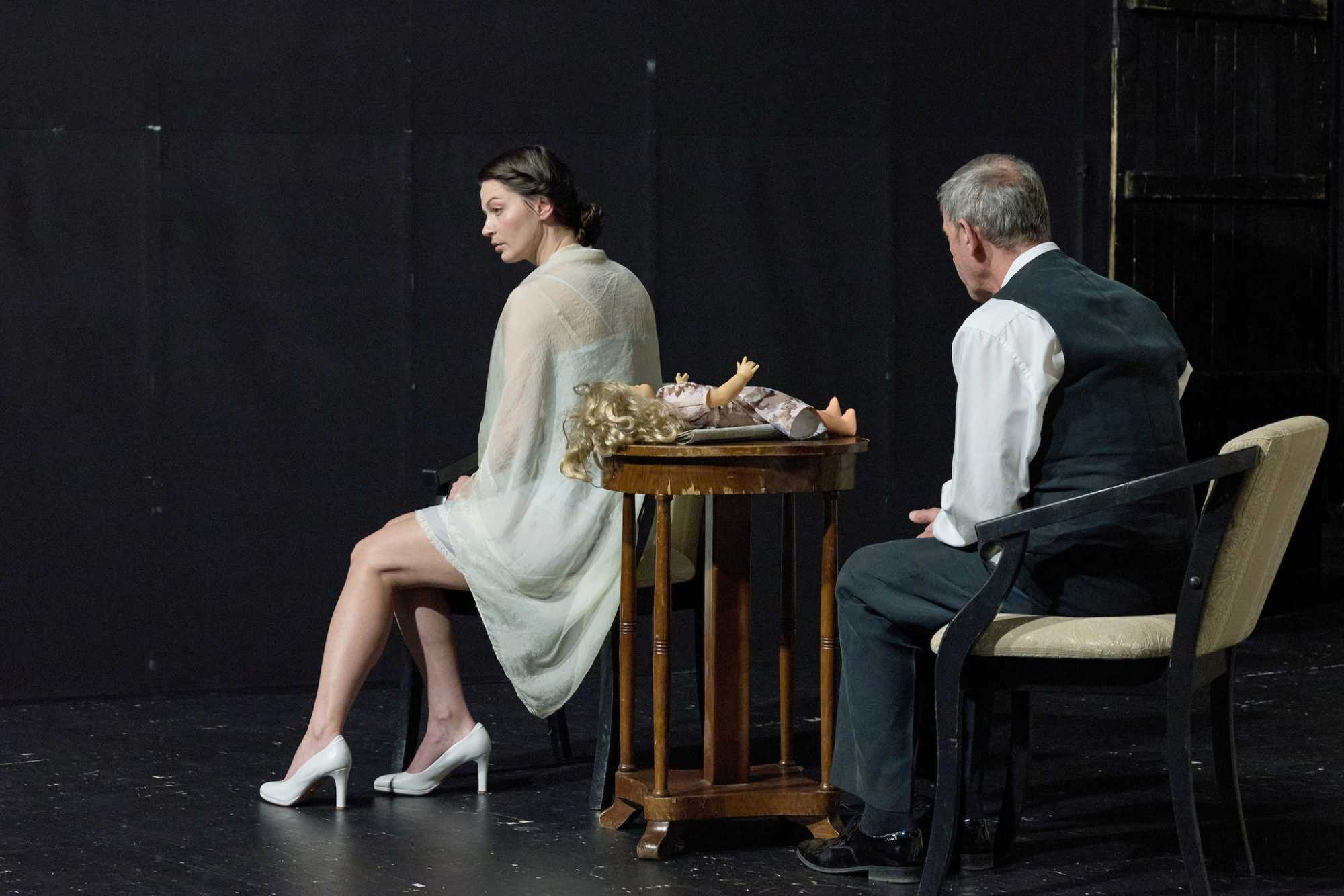 Imre Éva és Dimény Áron az előadásban.