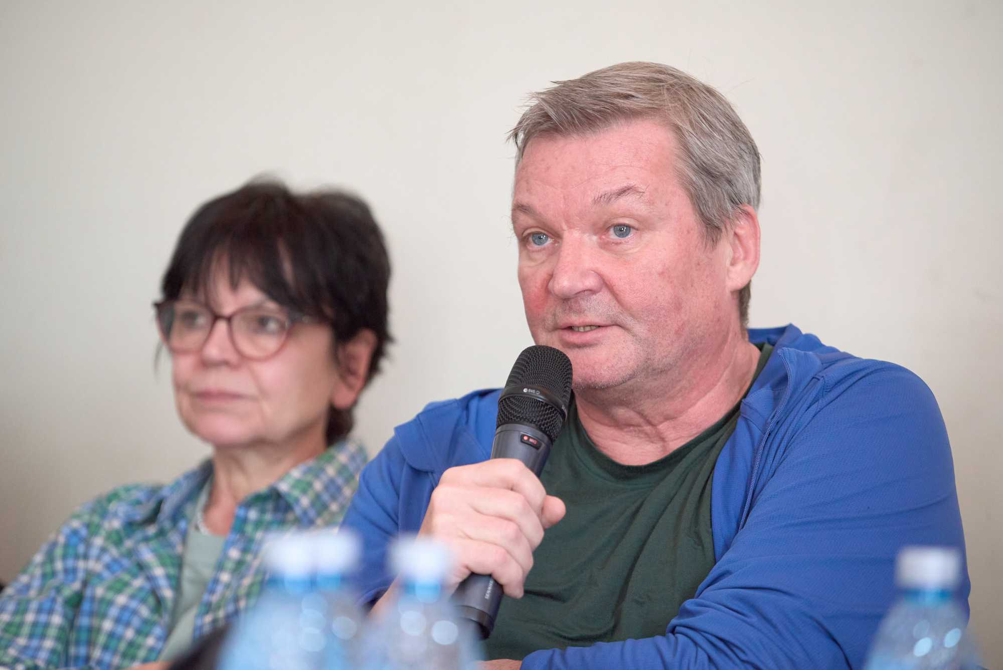 Vlad Masacci rendező és Maria Miu díszlettervező.