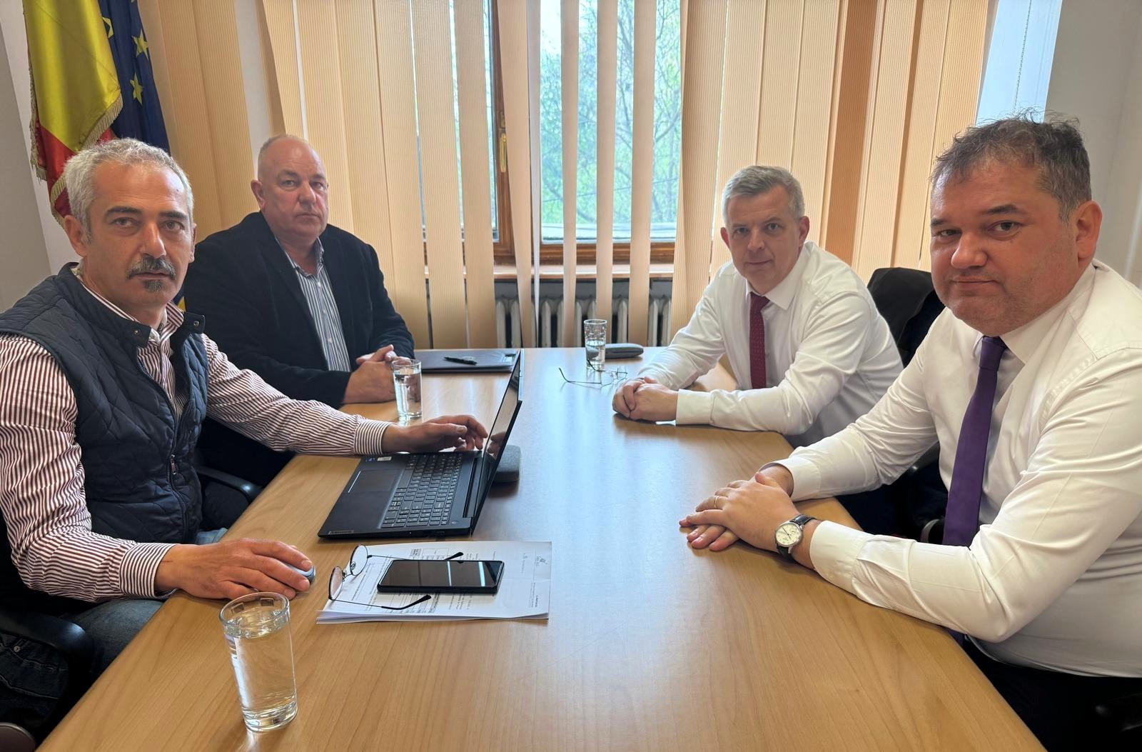 Balról jobbra: Fodor Imre, a Sepsi Metropoliszövezet közlekedési társulás ügyvezetője; Dénes Sándor, a Multi-Trans vezetője, Miklós Zoltán képviselő és Cseke Attila fejlesztési miniszter | Fotó: Multi-Trans