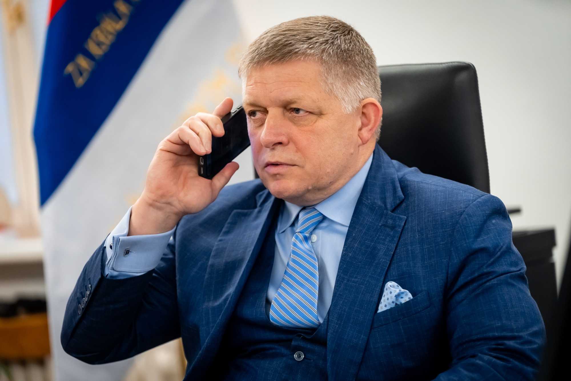 Robert Fico a Magyar Péterrel folytatott telefonbeszélgetés közben l Fotó: Robert Fico Facebook oldala