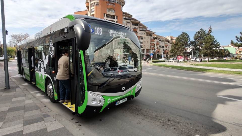 Gyulafehérváron közlekedő elektromos autóbusz | Fotó: Albaiulia inf