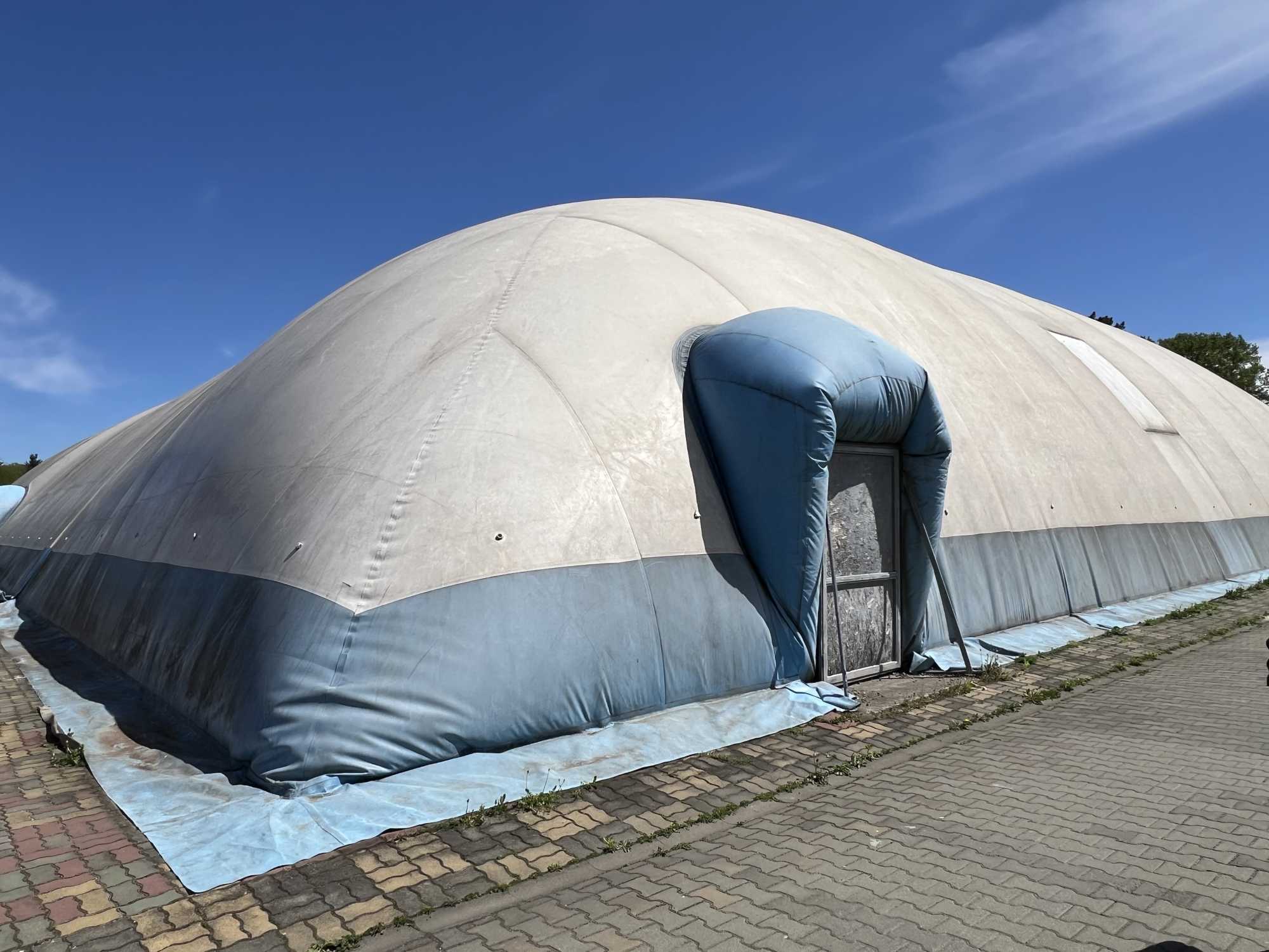 A fedett uszoda megnyitásáig a sátortetős medencében edzettek az úszók | Fotó: Rákóczi Kinga 