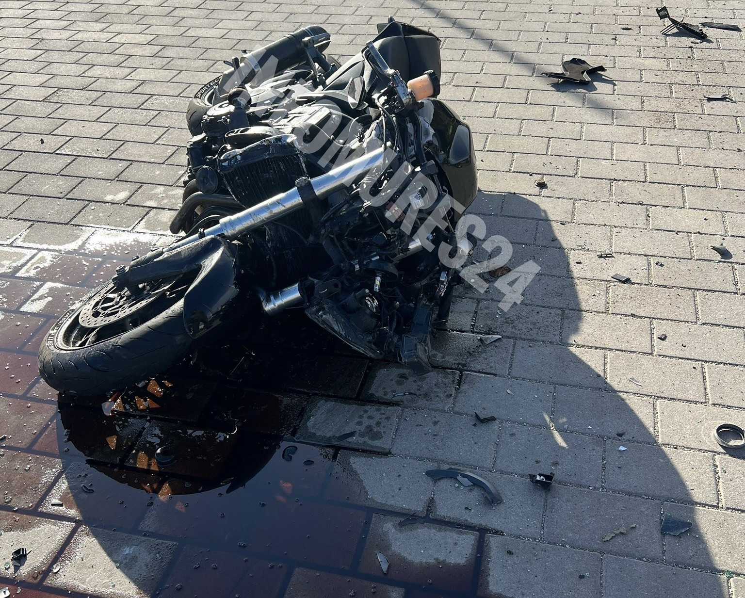 Egy fekete Passattal ütközött a motorkerékpáros | Fotó: InfoMure24 Facebook csoport