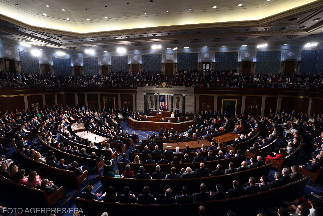 A második a brit urtalkodók közül, aki beszédet mond a kongresszus pulpitusáról. | Fotó: Agerpres