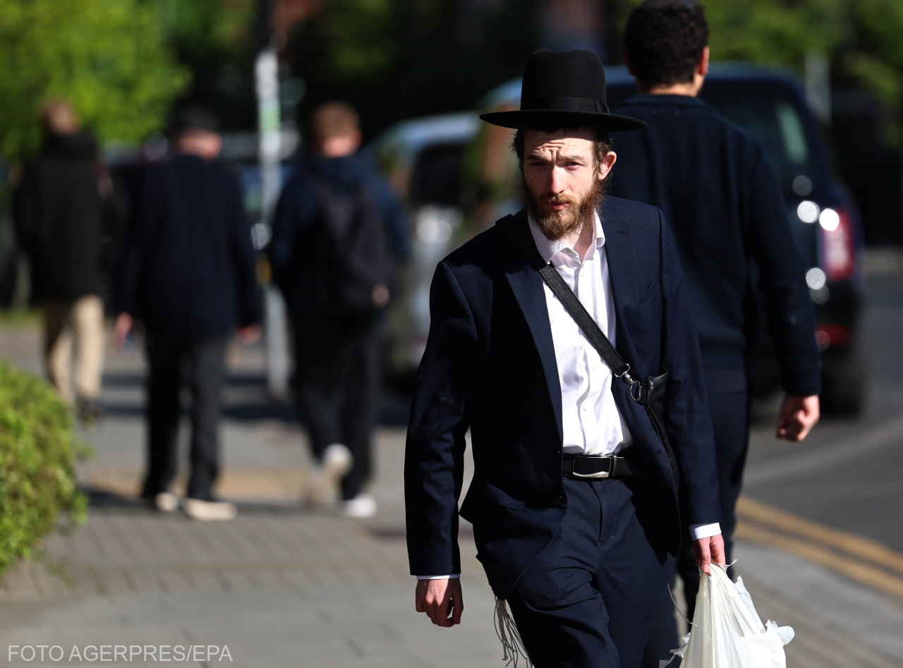 Ortodox zsidó férfi Golders Greenben. | Fotó: Agerpres