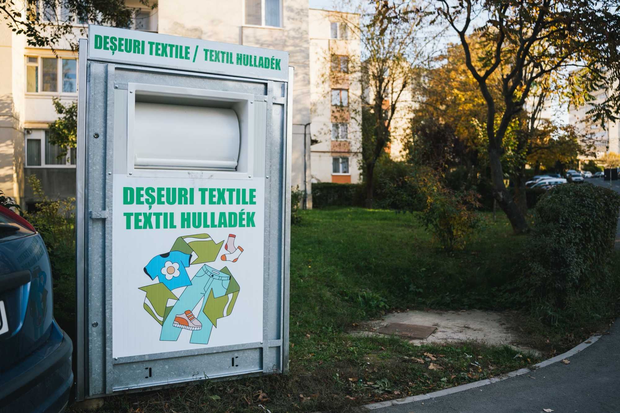 Október óta használhatók a textilhulladékos konténerek.  | Fotó: Székelyudvarhely Városháza Facebook oldala