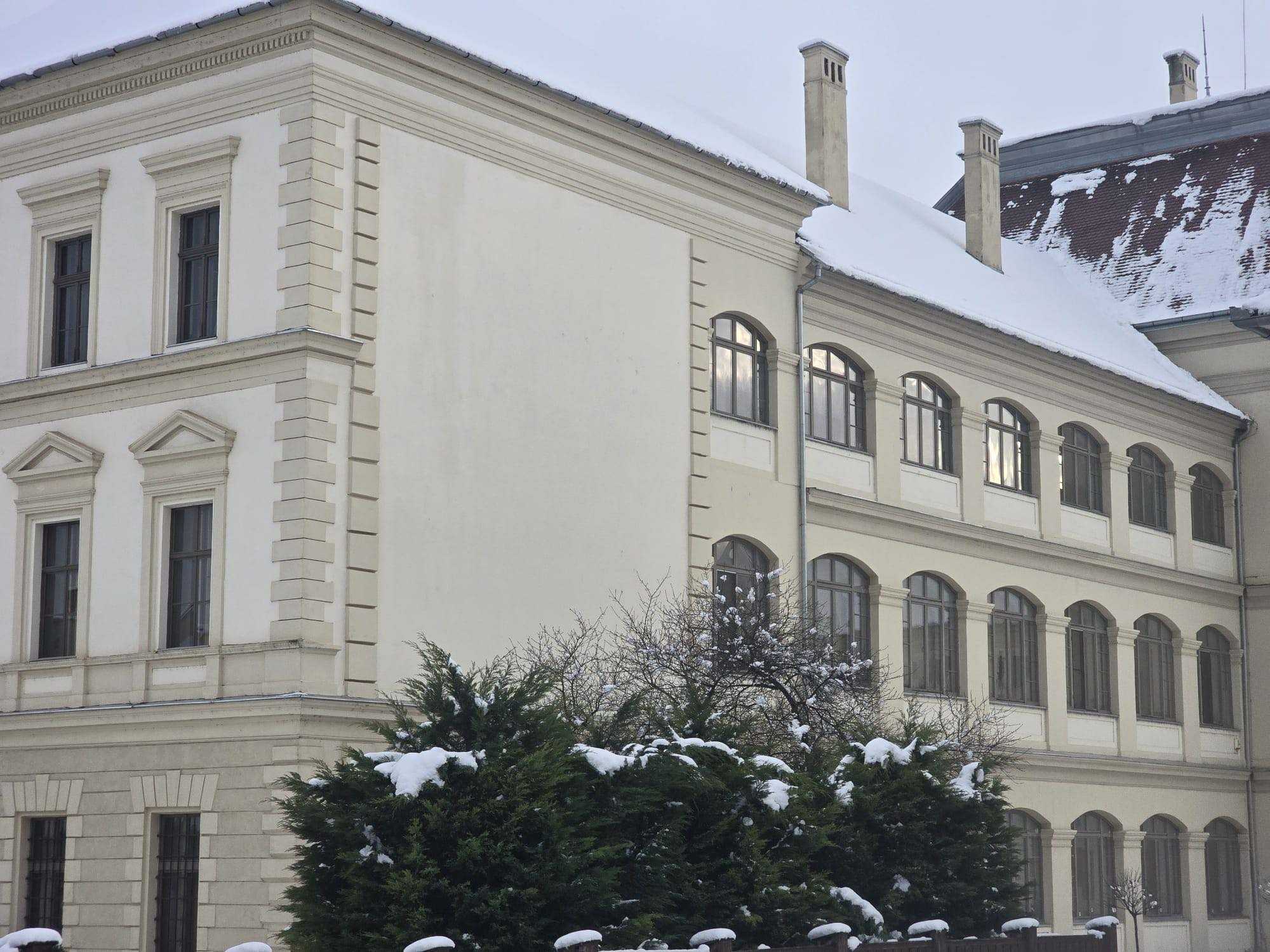 Céljuk, hogy megismerjék és másoknak is elmeséljék iskolájuk falainak titkait. | Fotók: Büszke ŐRhegy Facebook oldal