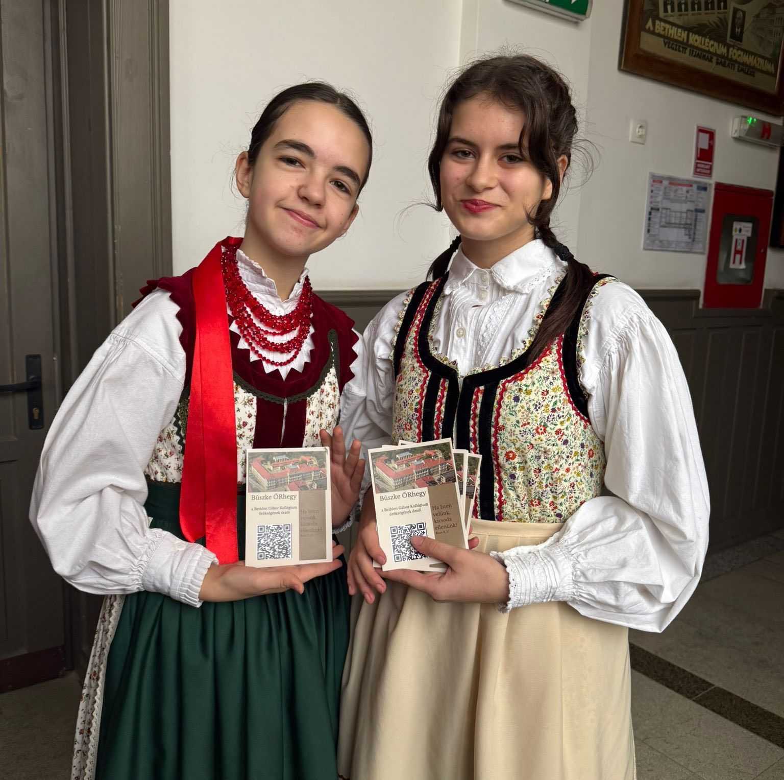 Szórólapokat készítettek, amelyeket QR-kóddal láttak el. 