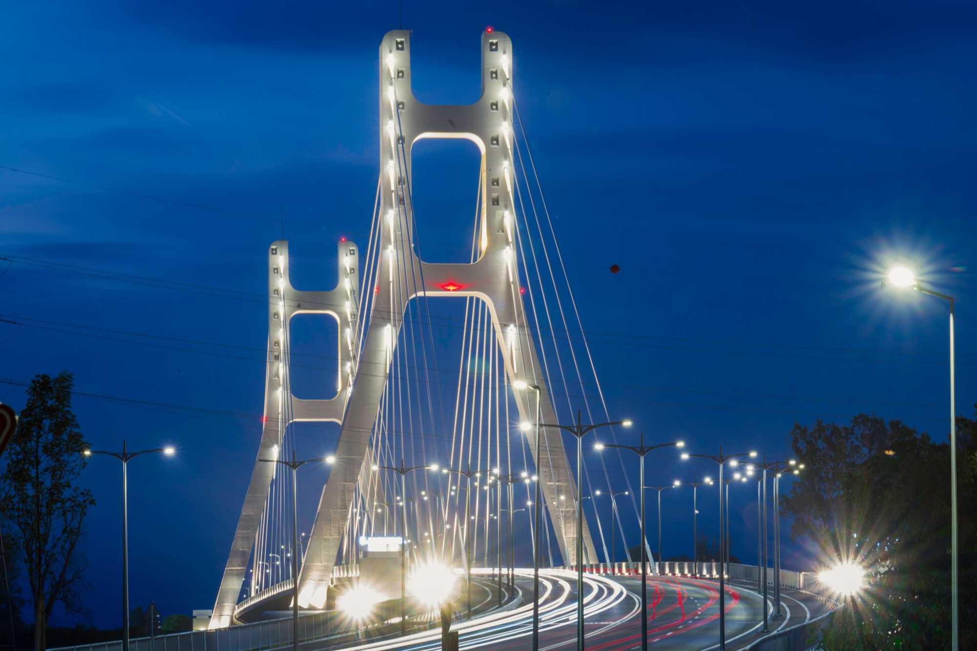 A Szamos-híd nagy beruházás volt .