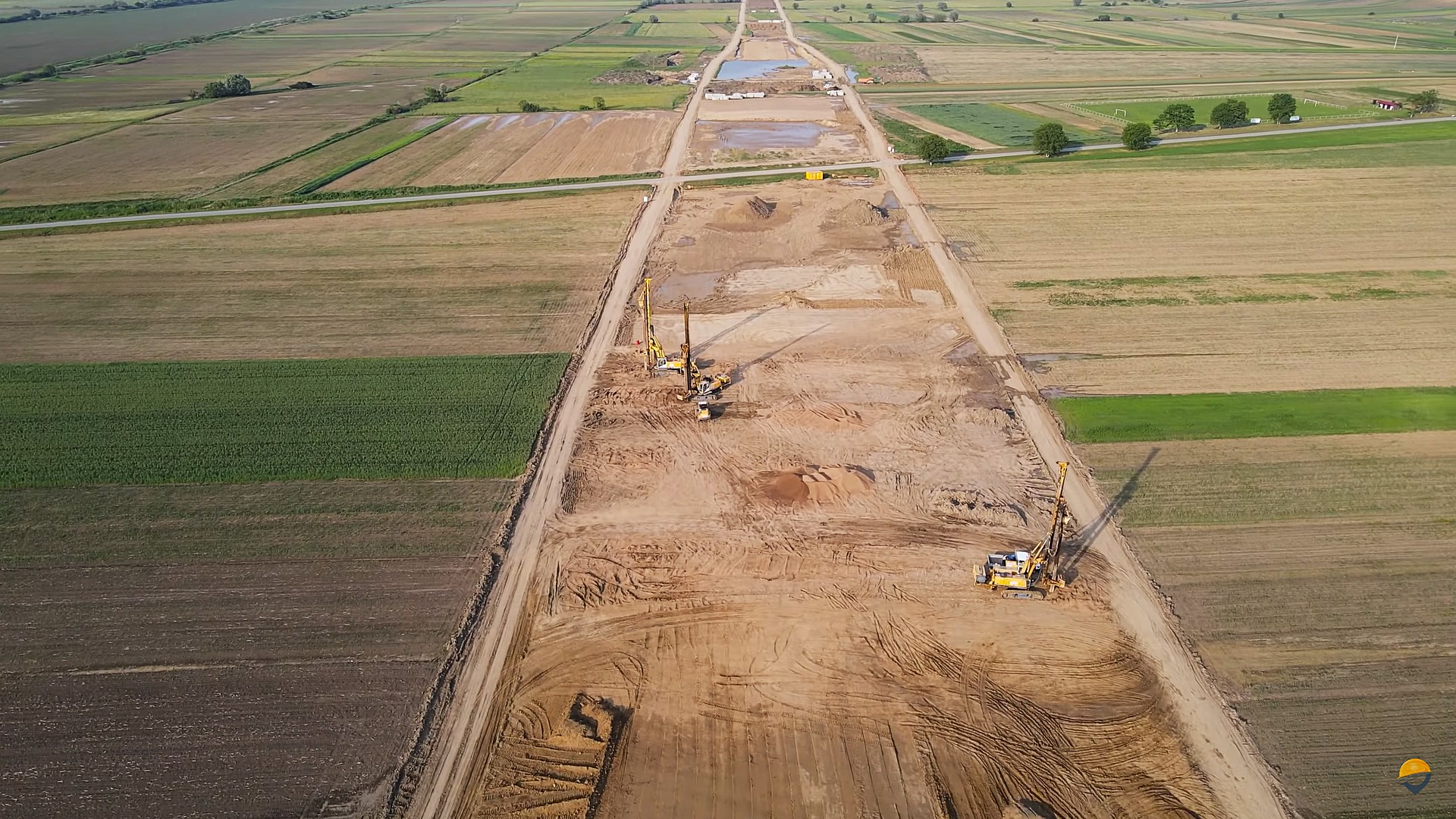 Lassan, de biztosan halad az A8-as autópálya építése. | Fotó: Pro Infrastructură Egyesület